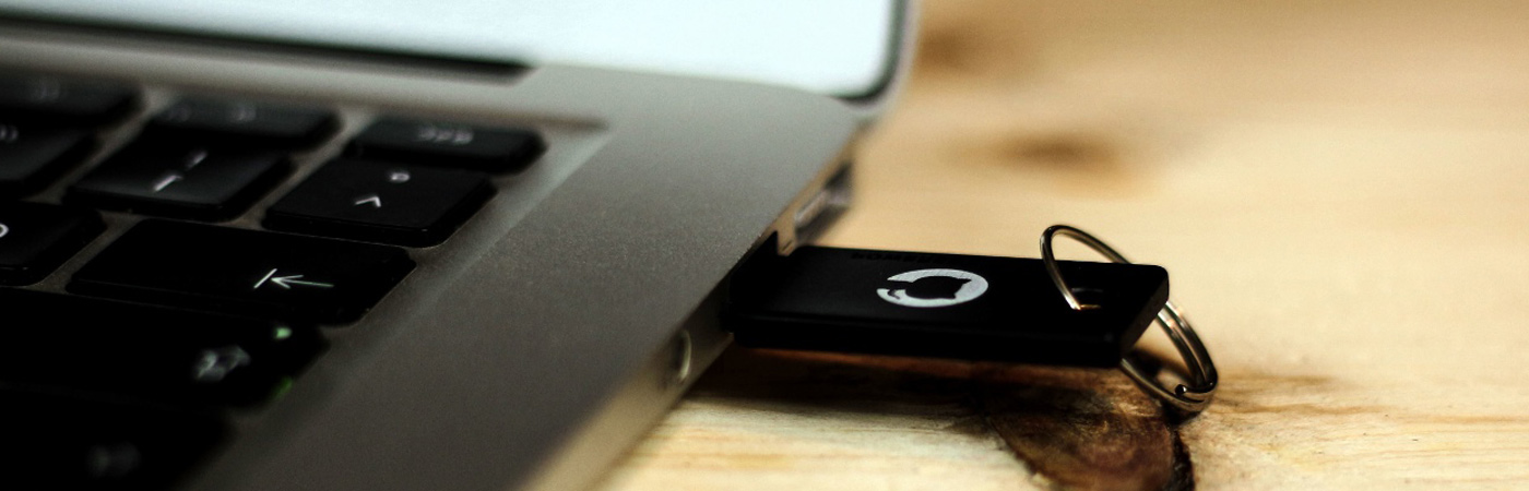 pen drive plugged into laptop